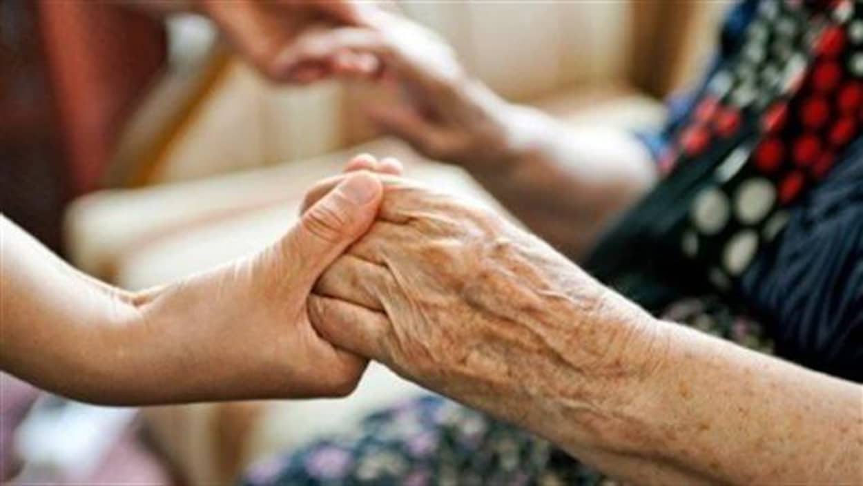 Briser l’isolement des personnes âgées pendant la pandémie de la COVID-19